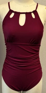 Nuevo con etiquetas Traje de baño Cupshe de una pieza cruzado talla grande granate - Imagen 1 de 4