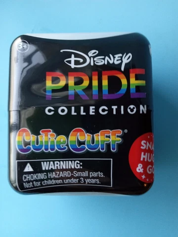 Disney Pride Collection Cutie Cuff MISS PIGGY Plush Figure New LBGTQ Cover