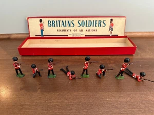 Vintage Britains #1283 Grenadier Guards Firing in Three Positions w/ Box - Picture 1 of 5
