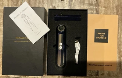 Dispositivo auricular para el cuidado de la piel con luz LED Radiance One con tecnología de microcorriente Foto 1 de 4