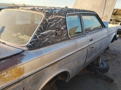 Volvo 262 C Bertone Coupe pair of rear quarter black trim  roof finishes Molding - Image 1 of 3