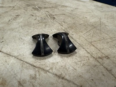 Botões de rádio Oldsmobile F85 Toronado Dash 1968 - Imagem 1 de 4