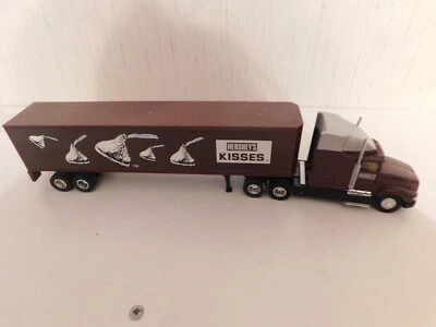 Semirremolque y remolque Road Champs Kenworth T600 Hershey's Kisses 1:64 Foto 1 de 3