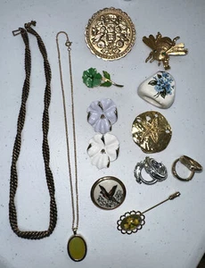 Vtg lot Scarf/Tie Holders, Pins/Brooches, Necklaces (18”) & Hat Pin - Picture 1 of 2