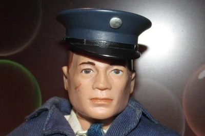 复古 1964 孩之宝 GI Joe 12 英寸空军带礼服蓝色制服、手册和标签 — 第 1/4 张图片