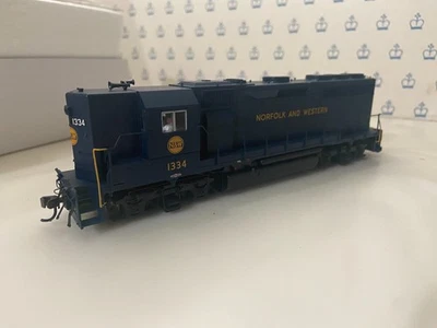 Nuevo en caja HO Atlas Master #8944 Norfolk & Western High Hood GP40 #1334 (azul) Foto 1 de 4