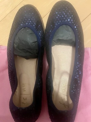 Nuevos pisos fs/ny Rona Marine 9,5 azul negro brillante Foto 1 de 4