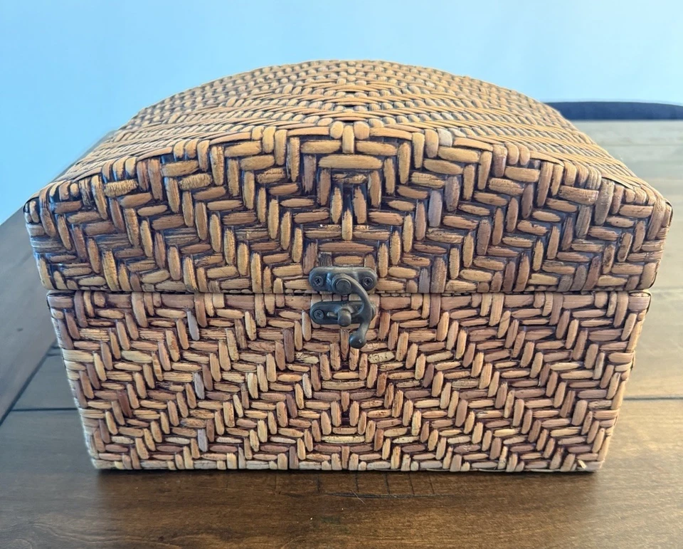 VTG Hinged Wood Wicker Rattan &Brass Woven Basket Storage Chest Trunk 9 X 8 X 7 - Image 1 of 4