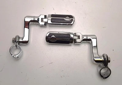 Reposapiés Triumph Thunderbird LT 2015 estriberas izquierda y derecha usadas n.º 216 Foto 1 de 4