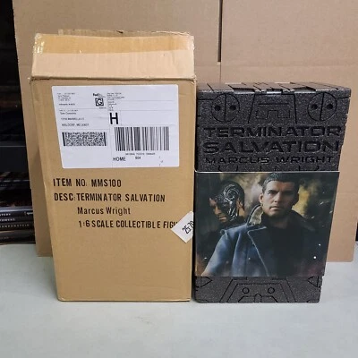Hot Toys MMS100 Terminator Salvation Marcus Wright Sam Worthington com correio - Imagem 1 de 3