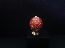 Estee Lauder Beautiful Collector's Egg Pink Enamel Perfume Compact 1995 empty