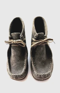 Clarks Originals Wallabees Brown Chukka Boots Kids Size 10.5 - Picture 1 of 5