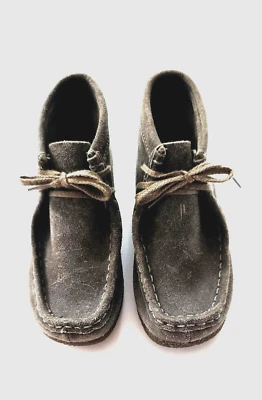 Clarks Originals Kids Boots Size 10.5 Brown Wallabees Chukka Boots Distressed - Image 1 of 4