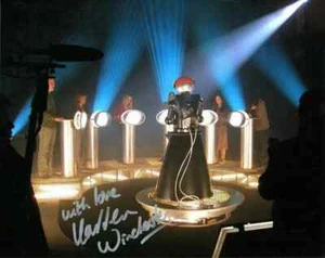 Doctor Who Autograph: KARREN WINCHESTER (Bad Wolf) Signed Photo - Imagen 1 de 1