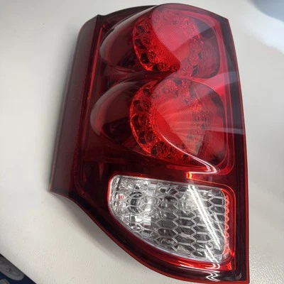 2011 2012 2013 2014 2015 2016 2017 2018 Dodge Grand Caravan LH Tail Light - Изображение 1 из 4