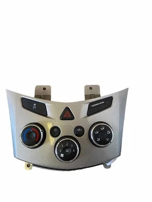 Chevrolet Trax 2015 calefacción aire acondicionado control climático temperatura sin asiento térmico LT OEM Foto 1 de 4