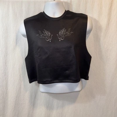 Nueva camiseta sin mangas recortada de neopreno negra para hombre ASOS con estampado de querubín ángel talla pequeña Foto 1 de 4
