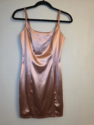 Homecoming 连衣裙 青少年 Charlotte Russe M 码 Saton Rose 粉红色 — 第 1/4 张图片