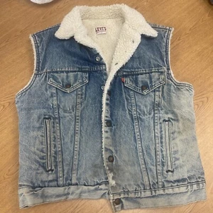 Vintage Levi’s Jean Vest Mens L Blue Trucker White Sherpa Denim 90s Made in USA - Picture 1 of 18