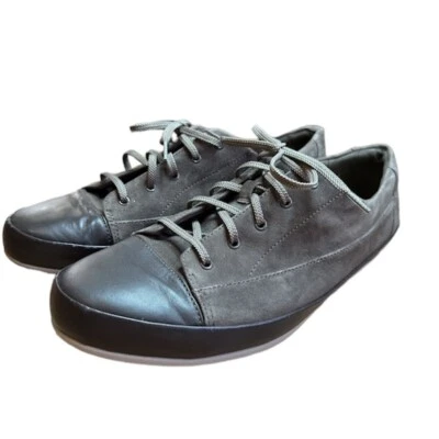 Zapatilla deportiva informal Clarks de cuero topo y gamuza para mujer Lorry Grace con cordones 11 Foto 1 de 4