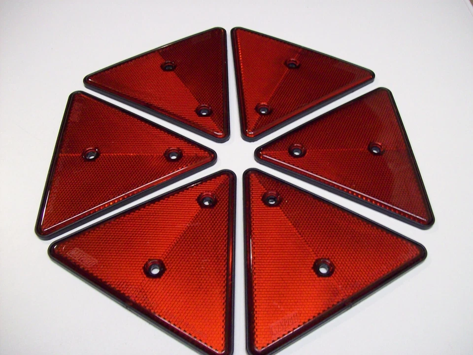 6 x Triangular  Red Reflectors for Trailers/Fencing/Posts/Gates/Driveways etc - Image 1 of 1