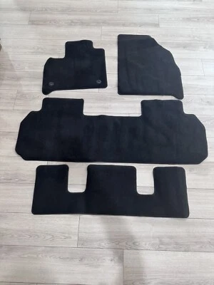 Alfombrillas Chevrolet Traverse 2018-2023--modelos de 7 asientos, OEM Foto 1 de 4