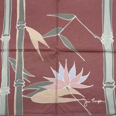 "Servilleta o pañuelo de seda rosa con flor de bambú y loto Jim Thompson 15"" cuadrado" Foto 1 de 4