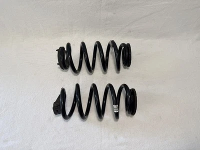 Juego de muelles helicoidales de hoja de suspensión trasera izquierda y derecha BMW X1 F48 2016-2022 FABRICANTE DE EQUIPOS ORIGINALES Foto 1 de 4