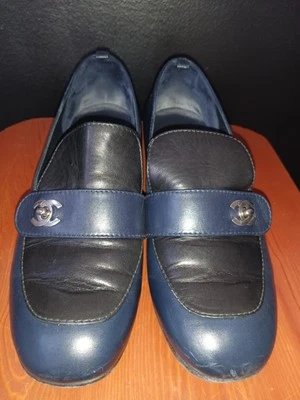 Vintage Chanel Two Tone Leather Heels - Women’s Eu 35 - Image 1 of 4