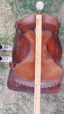15 inch Crates  Roping Saddle, Mike Beers, #2260 - Image 1 of 4
