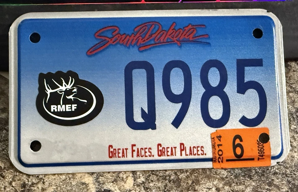 Placa de licença de motocicleta 2014 Dakota do Sul Rocky Mountain Elk Foundation - Imagem 1 de 1