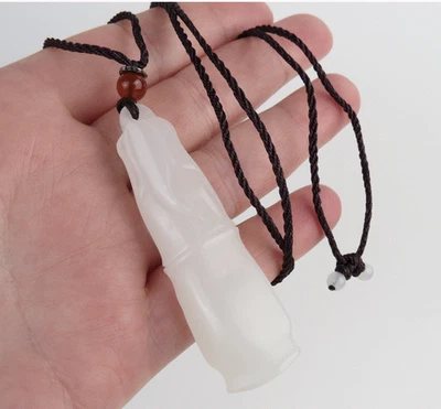 Colgante de bambú de jade nefrita hetiana blanca translúcida natural finamente tallada Foto 1 de 4