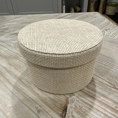 IKEA KVARNVIK Round Storage Box small  with Lid  - Image 1 of 4