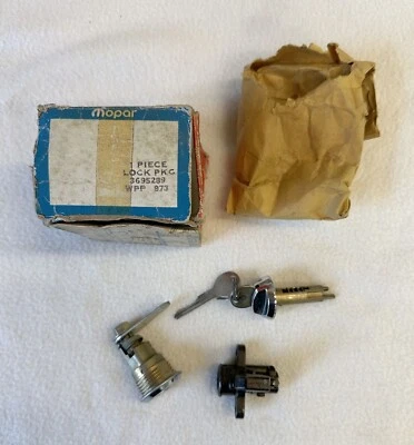 Nuevo de Lote Antiguo MoPar 1973-74 Plymouth Barracuda Trunk Lock Guantera Cierre y Bloqueo 73 1974 Foto 1 de 4