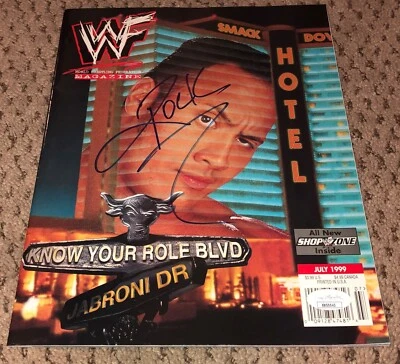 摇滚签名 WWF 杂志 WWE 摔跤亲笔签名 JSA LOA DWAYNE 约翰逊亲笔签名 — 第 1/2 张图片