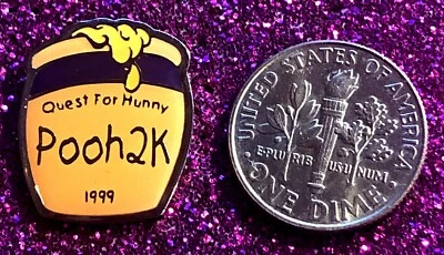 RARE DISNEY PARK MERCHANDISING 1999 CAST MEMBER POOH 2K SCAVENGER HUNT LE300 PIN - Image 1 of 2