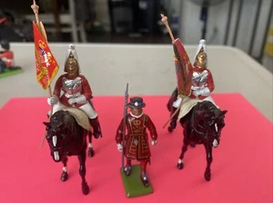 Britains Ltd 1973 Metal Figures 2 inches Tall Hand Painted in England Lot Of 3 - Picture 1 of 6
