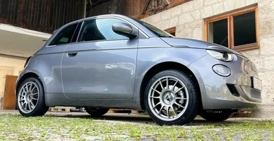 Fiat 500e Cabrio FA1 MAK XLR Radsatz 7Jx17 Et 35 Schwarz Glanz 205/45R17 Nexen - Bild 1 von 4