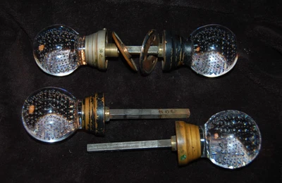 4 perillas de puerta de vidrio de bola de burbuja controladas por punto de par base de latón de 2" Foto 1 de 3