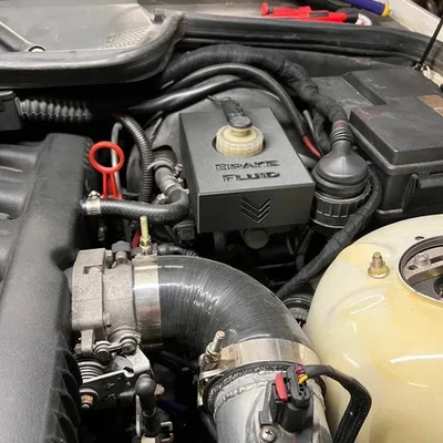 Cubierta depósito líquido frenos BMW E36  Foto 1 de 4