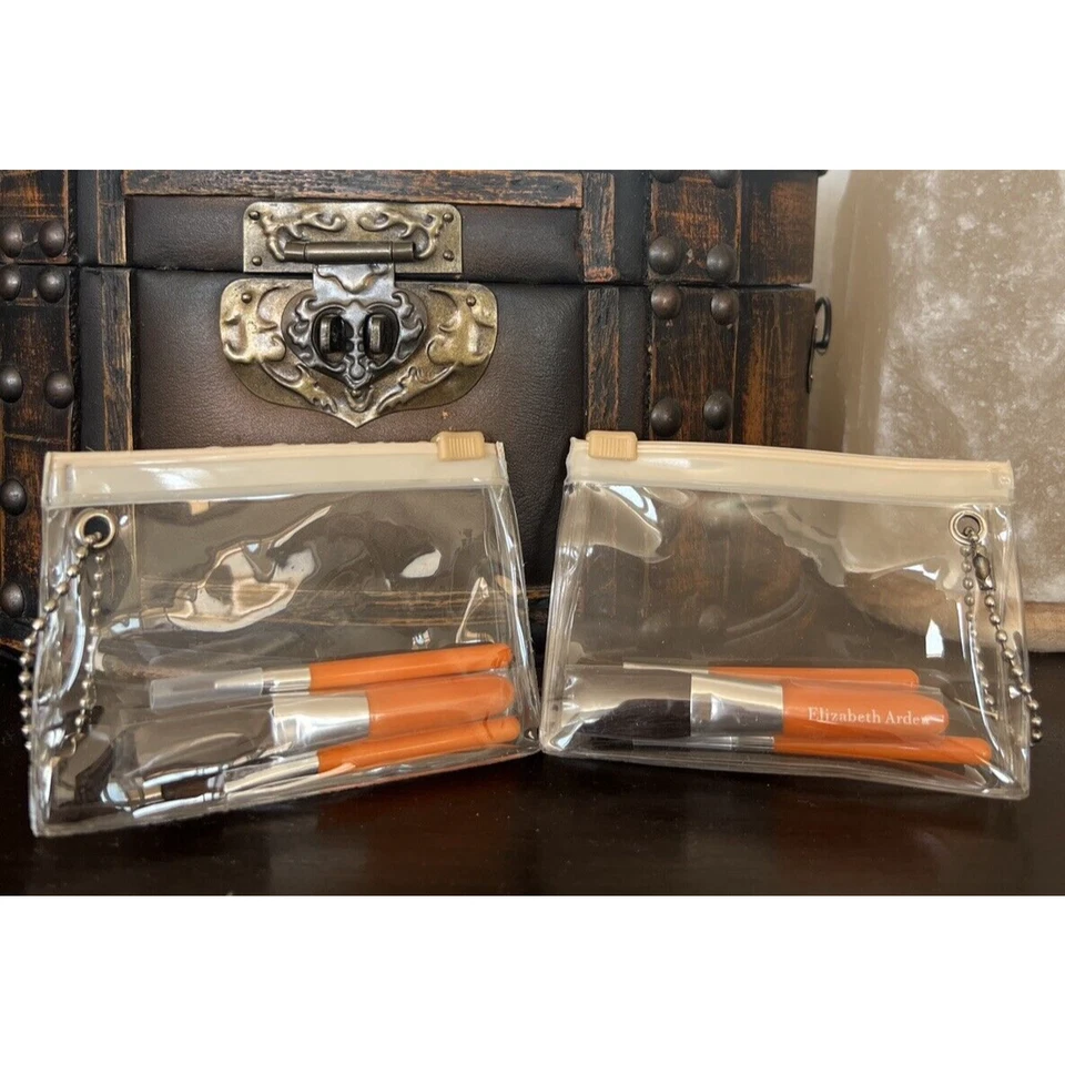 2x Elizabeth Arden 3 piezas tamaño de viaje naranja pinceles de maquillaje y estuche NUEVO Foto 1 de 4