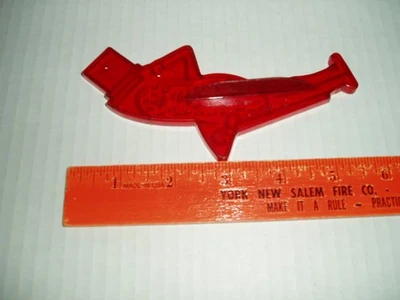 Cortador de galletas vintage Planters Mr Peanut plástico rojo EE. UU. Foto 1 de 4