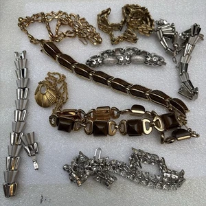 Lotto bigiotteria costume vintage TRIFARI Estate collane bracciali STRASS altro - Foto 1 di 8