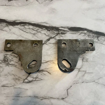 Ford Mustang 1965-1970 o Mercury Cougar 1967-1970 soportes de amarre Foto 1 de 2