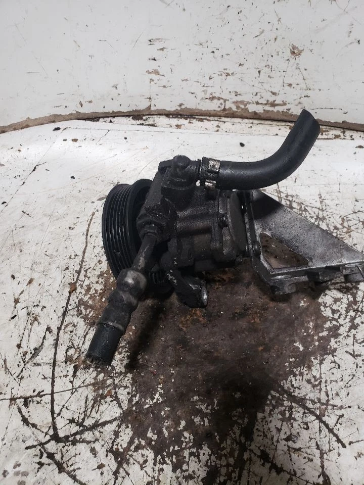 Power Steering Pump Xi AWD Fits 08-10 BMW 528i 1362180 - Image 1 of 4