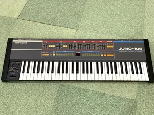 Roland JUNO-106 61-Keys 6 Voice Programmable Polyphonic Synthesizer Vintage - Picture 1 of 9