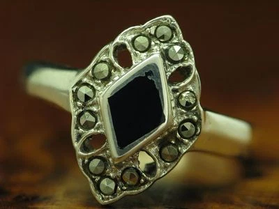 925 Argento Sterling Anello Con Marcasite & Kunstmasse Ricoperto / Vero / Rg 57 - Immagine 1 di 3