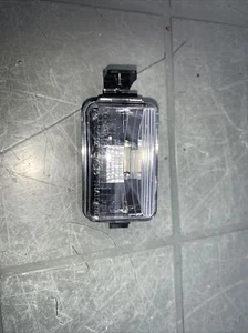 TOYOTA HILUX REAR NUMBER PLATE LIGHT. NEW - Picture 1 of 4