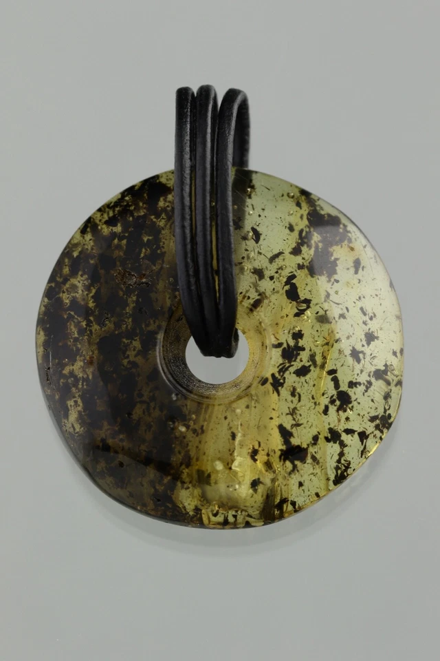 Amuleto colgante de fianza de cuero ámbar báltico genuino encanto donut 4,5 g 220105-16 Foto 1 de 4