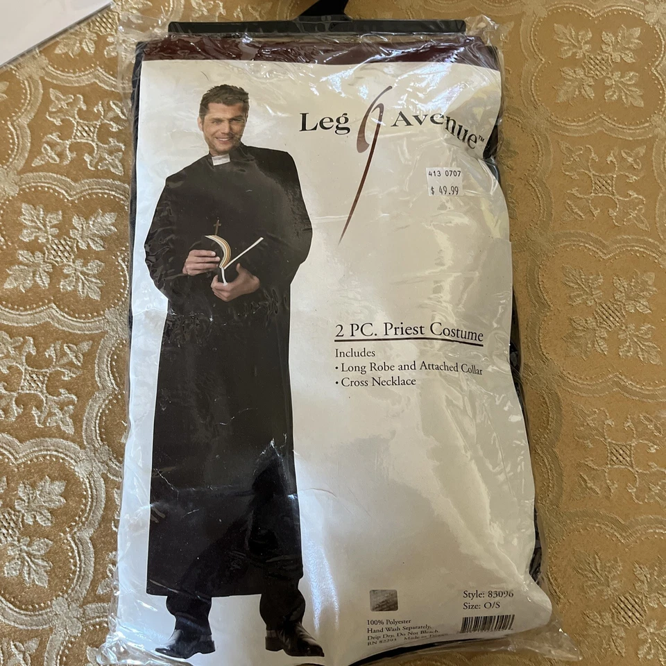 Disfraz religioso de Halloween sacerdote católico para hombre usado. Talla única Foto 1 de 3